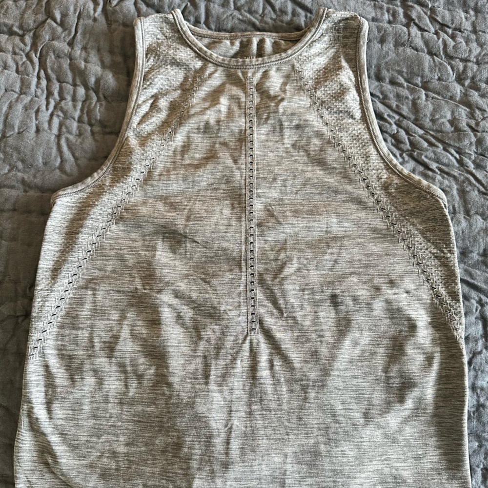 Athleta run swiftly tank top size XS gray